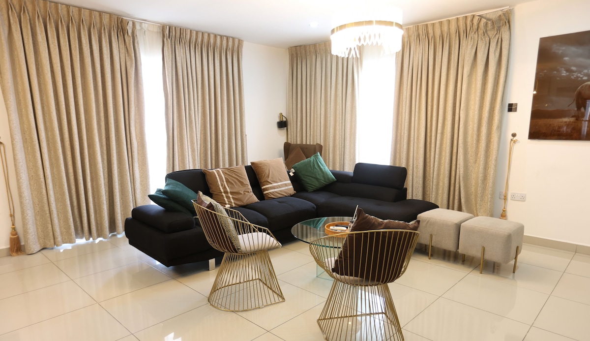 Gallery Luxury Suites by Cozy 6