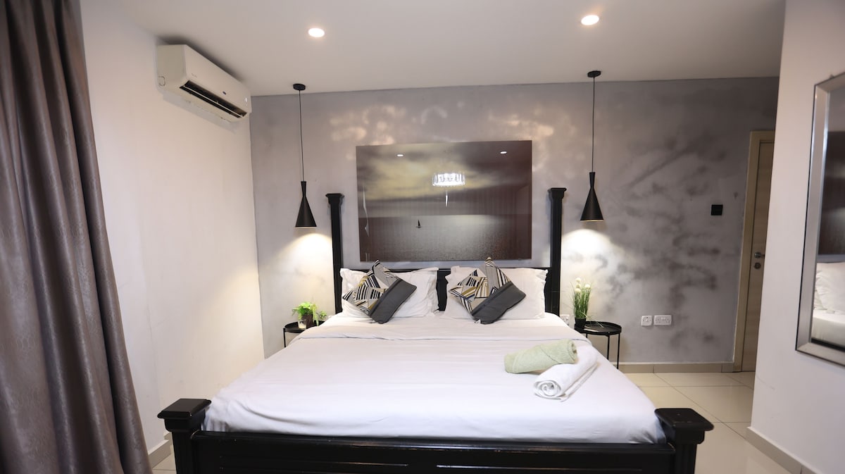Gallery Luxury Suites by Cozy 5
