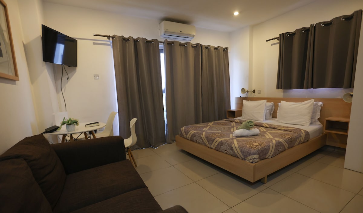 Gallery Luxury Suites by Cozy 2