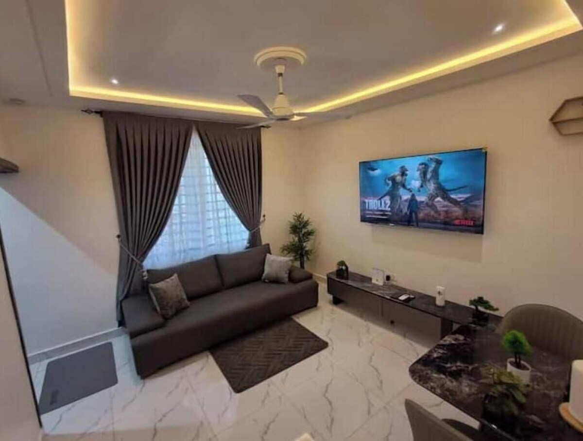 Luxe Haven by Cosdarl Homes 5