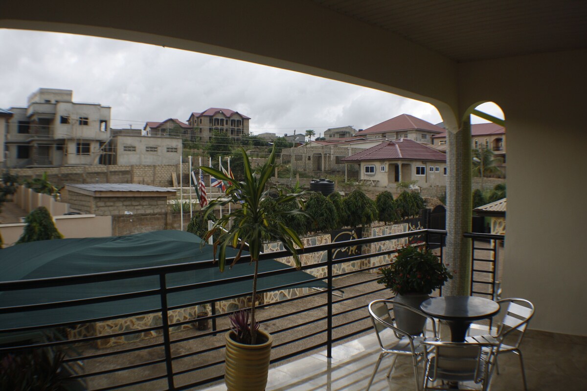 Dokua Royal Hotel