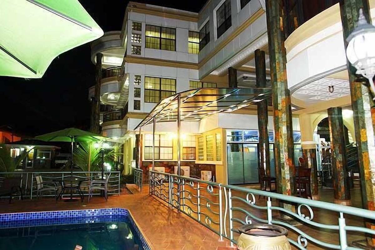 Charleston Hotel
